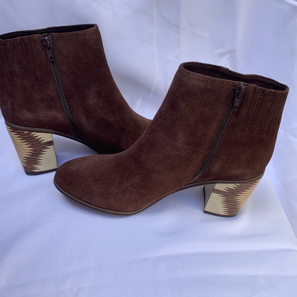 Seychelles Shoes - Seychelles grand Finale chocolate suede bootie